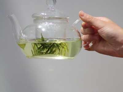 喝茶的好處和壞處分別是什么，長期喝茶有什么危害？