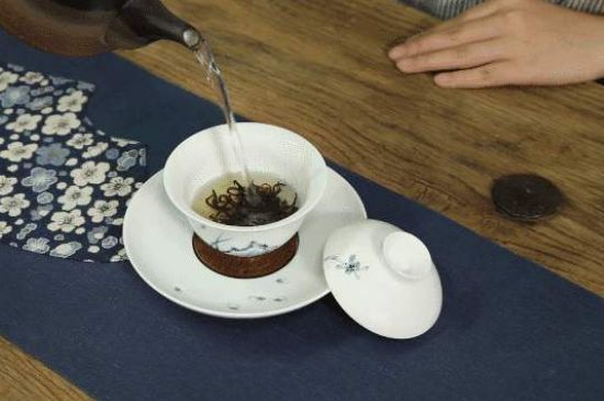 各類茶的注水方式，不同的茶泡茶時怎么注水