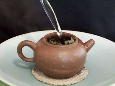 鐵觀音的泡法，水溫100°C最佳第一泡不能喝