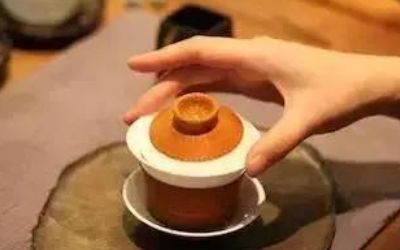 三才蓋碗的正確拿法，三才蓋碗抓碗法圖解