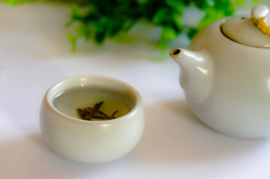 綠茶碧螺春怎么泡簡易步驟，沖泡碧螺春的十二步驟口訣