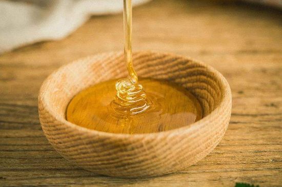 老茶浸蜜有什么功效，茶葉浸蜂蜜治咳嗽