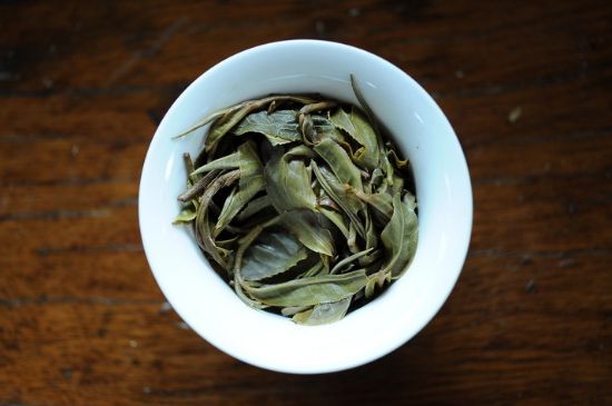 干吃茶葉致癌嗎，長期吃干茶葉的危害