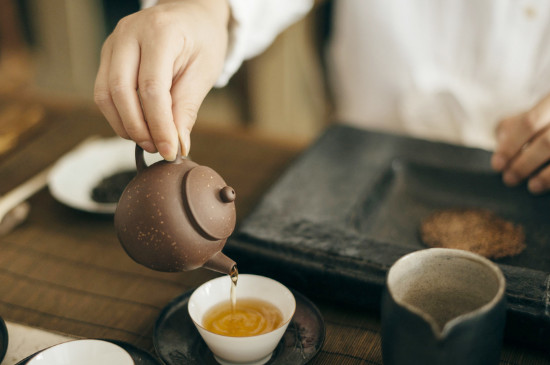 女人喝茶要行扣茶禮嗎，叩茶禮女士能用嗎？