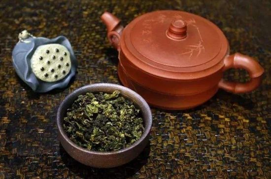 泡大紅袍、肉桂和水仙可以用一個紫砂壺嗎，可以摻一起沖泡么？