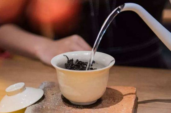 牛欄坑肉桂需不需要洗茶，武夷巖茶肉桂需要洗茶嗎？