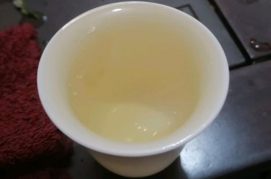 春茶上市白茶的好壞怎么區(qū)分，春白茶怎么分辨好不好？