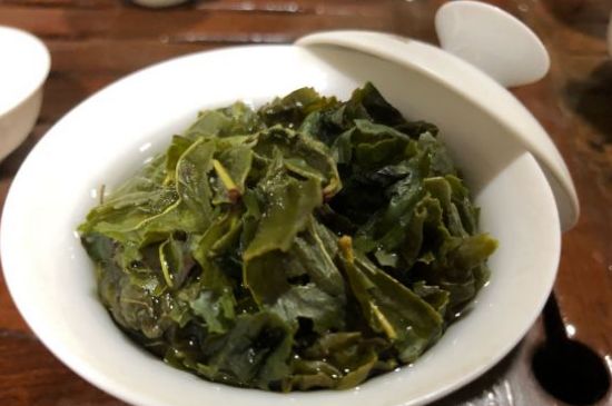 香精茶喝多了會怎么樣，茶葉加香精有什么害處？