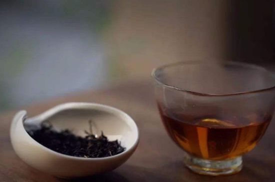 泡好的茶水放冰箱能保存多久，泡好的茶冷藏放多久？