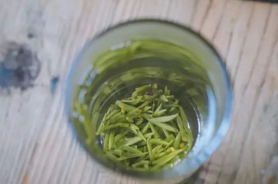 泡好的茶水放冰箱能保存多久，泡好的茶冷藏放多久？