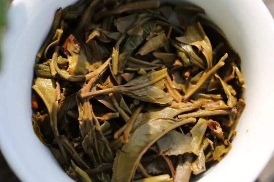 什么茶葉容易放香精，香精茶有什么危害？