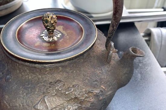 國產(chǎn)鐵壺危害，便宜鐵壺有毒嗎