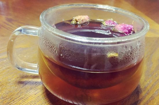 喝玫瑰花茶能祛斑嗎，玫瑰花茶有祛斑的功效嗎？