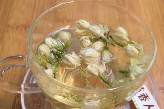 茉莉泡水禁忌，茉莉干花泡水的功效與禁忌