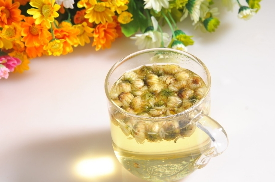 喝菊花茶有什么效果，女人長期喝菊花茶好嗎？