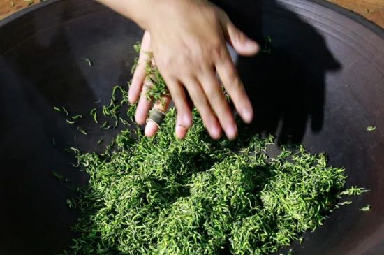 茶葉怎么炒制才香，怎樣炒茶葉更香？