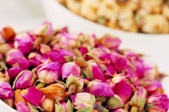 玫瑰花的最佳搭配，喝玫瑰花茶搭配什么喝好？