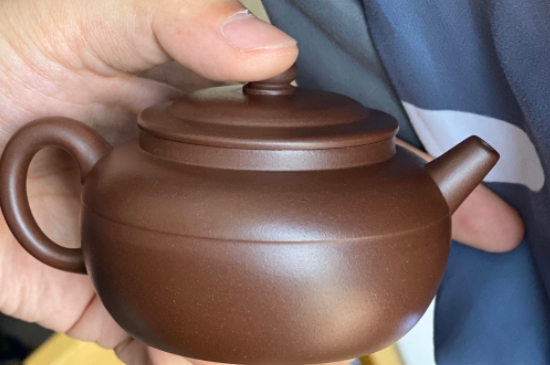 新買的紫砂壺為什么會(huì)裂，真的紫砂壺是不是很容易開裂？