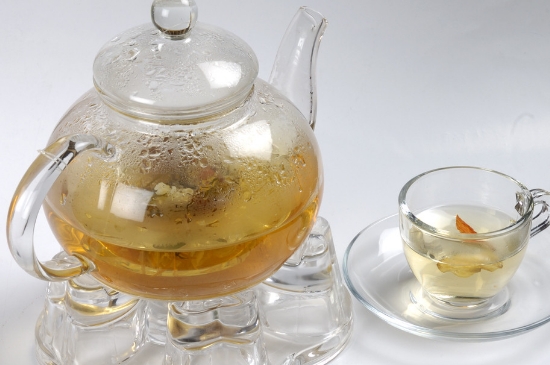 經(jīng)常菊花泡水好嗎，喝菊花茶有什么好處？