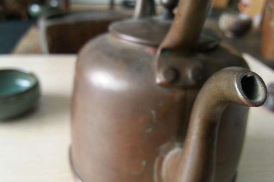 用銅壺?zé)惺裁唇?，銅壺煮水的兩大忌諱和好處