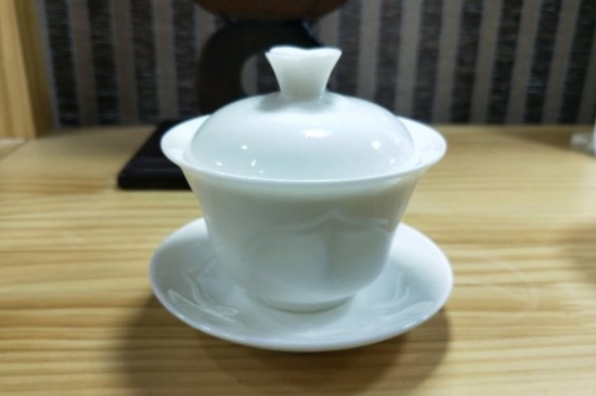 常見的七大材質(zhì)的茶具優(yōu)缺點，用什么材質(zhì)的茶具泡茶最好？