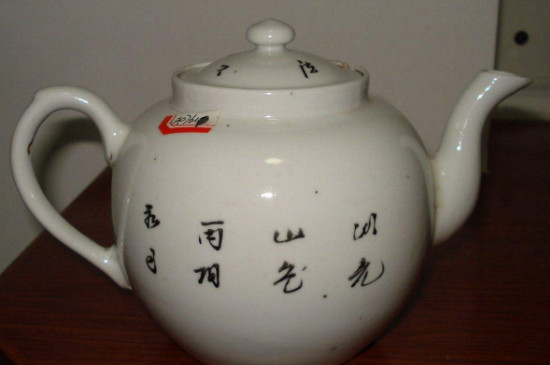 瓷壺適合泡什么茶，瓷器茶具喝什么茶好