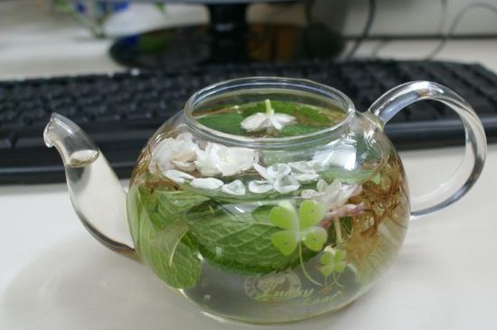 茉莉泡水禁忌，茉莉干花泡水的功效與禁忌