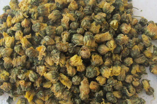 菊花茶大朵小朵有什么區(qū)別，菊花喝大朵還是小朵？