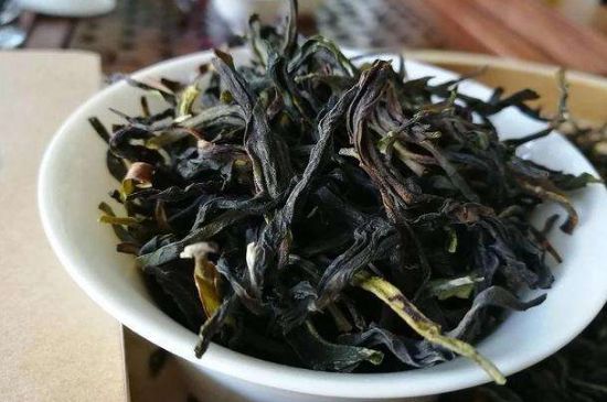 鴨屎香單叢雪片茶的特點(diǎn)，鳳凰雪片茶有什么特點(diǎn)？