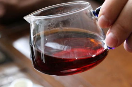 茯磚茶與普洱茶哪個(gè)好，茯茶和普洱茶口味區(qū)別