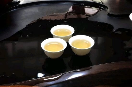 蜜蘭香好還是鴨屎香好，鳳凰單叢茶蜜蘭香和鴨屎香特點有哪些？