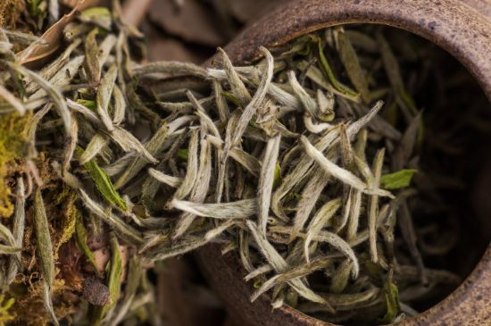 福鼎白茶要喝老的嗎，為什么喝白茶要喝老茶存新茶？