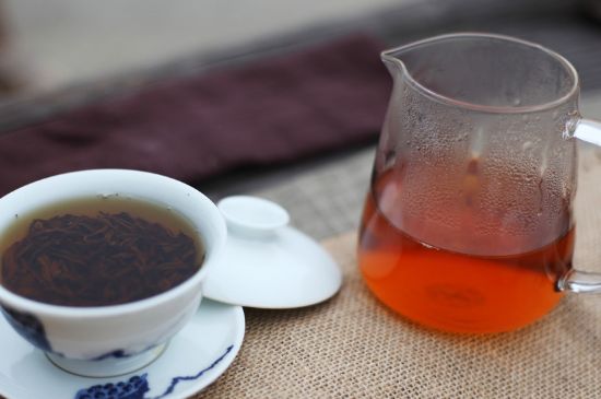 紅茶有6年了還能喝不，過期紅茶未必不能喝！
