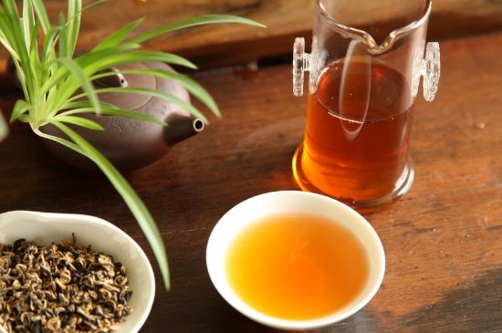 飯后多長時間喝六堡茶最好，六堡茶一天喝多少