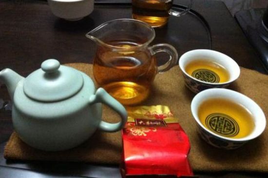 肉桂茶和大紅袍哪個(gè)貴，武夷山肉桂與大紅袍的價(jià)格比較