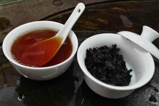 肉桂茶和大紅袍哪個(gè)貴，武夷山肉桂與大紅袍的價(jià)格比較