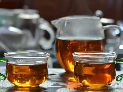 紅茶和綠茶的區(qū)別，常喝紅茶好還是綠茶好？