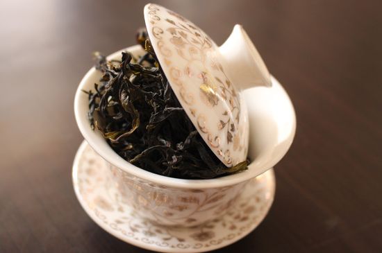 烏崠鴨屎香屬于哪類茶，鳳凰鴨屎香是紅茶還是綠茶？