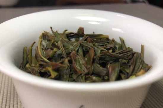 蜜蘭香和鴨屎香區(qū)別，鳳凰單樅鴨屎香vs蜜蘭香圖片對(duì)比