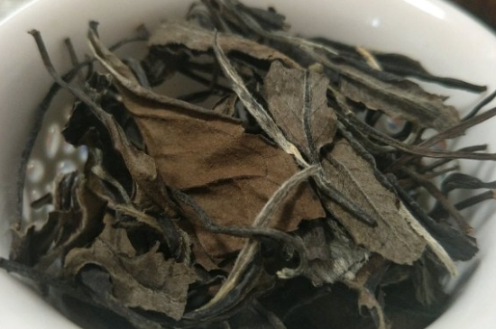 福鼎白茶貢眉和壽眉的區(qū)別，壽眉與貢眉有什么區(qū)別