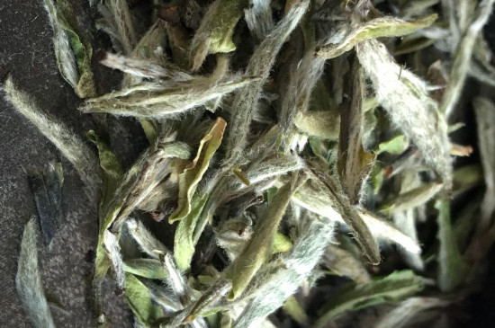 白毫銀針年份久的有什么香，陳年白毫銀針的香氣