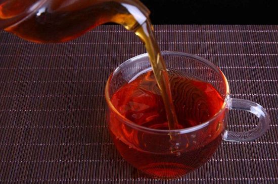 紅茶會(huì)加重濕氣嗎，喝什么茶能去除體內(nèi)濕氣