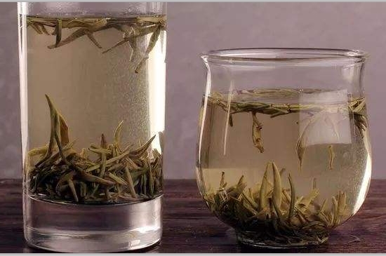 西湖龍井茶毫和發(fā)霉區(qū)別圖片，長霉的龍井茶葉會是什么樣？