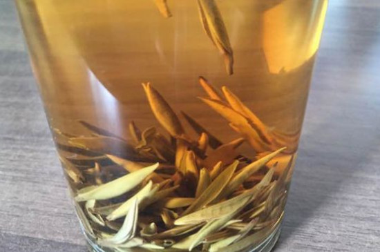 白毫銀針年份久的有什么香，陳年白毫銀針的香氣