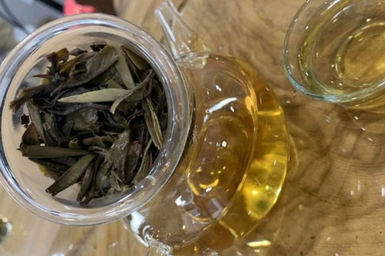 白茶三年為藥七年為寶的原理，為什么說(shuō)一年茶三年藥七年寶？