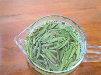 竹葉青和毛尖的區(qū)別，竹葉青和信陽毛尖哪個(gè)好？