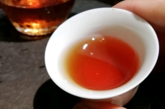 長期喝巖茶會上火嗎？巖茶這樣喝了容易上火！