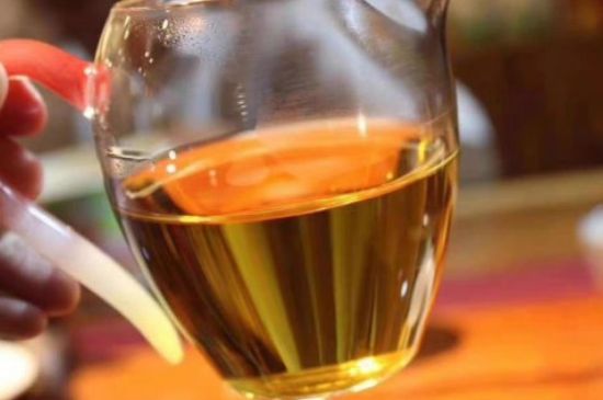 女人晚上喝紅茶好嗎，女人紅茶啥時(shí)候喝最好？