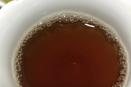 老白茶上火還是去火？夏季喝煮的老白茶會容易上火！