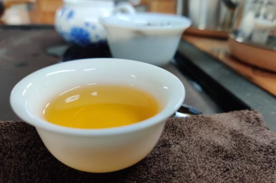 蜜蘭香好還是鴨屎香好，鳳凰單叢茶蜜蘭香和鴨屎香特點有哪些？